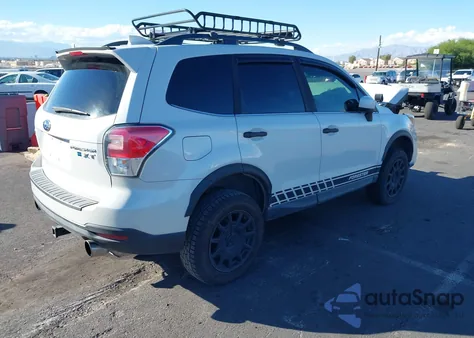 2017 Subaru Forester 2.0Xt Premium z USA, uszkodzony, nr VIN JF2SJGEC7HH562056